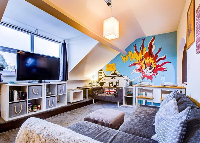 Entire Artistic Open-Apartment