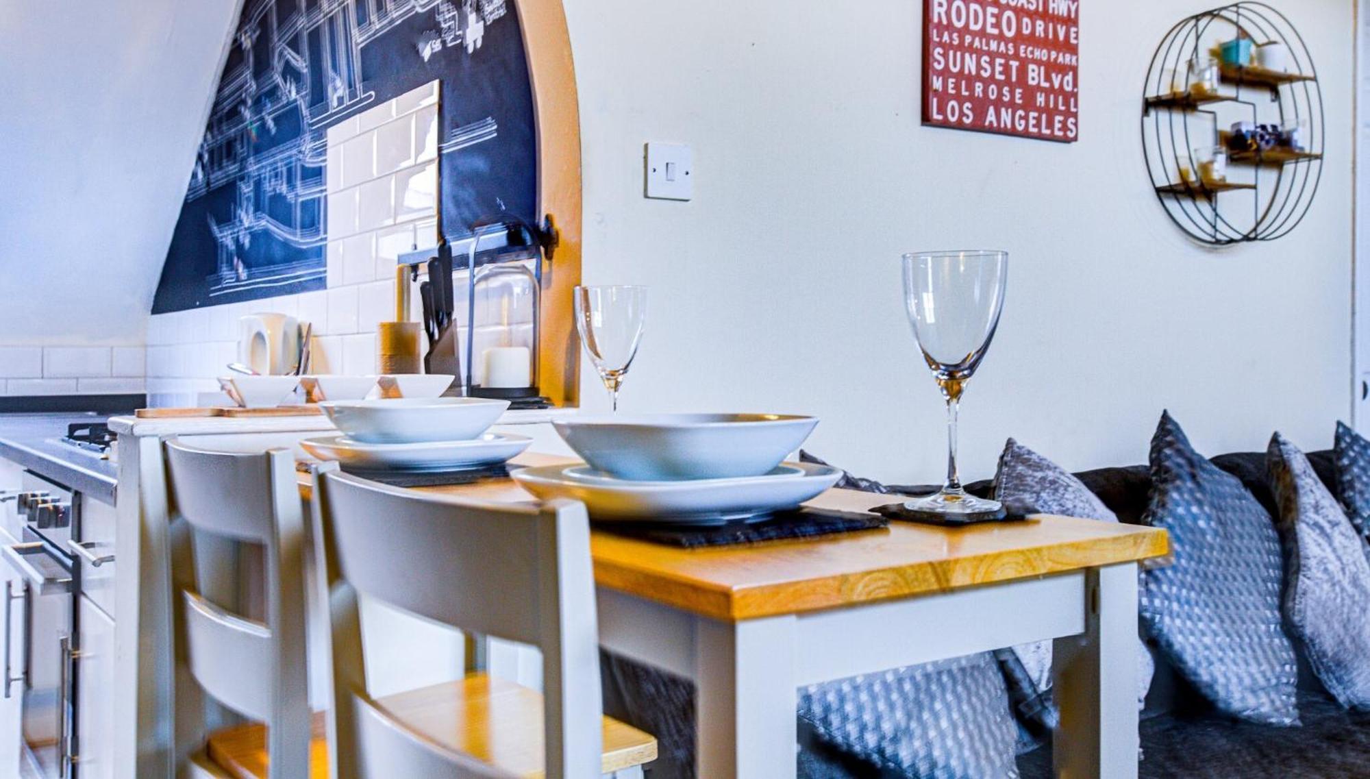 Entire Artistic Open-apartment Apartment