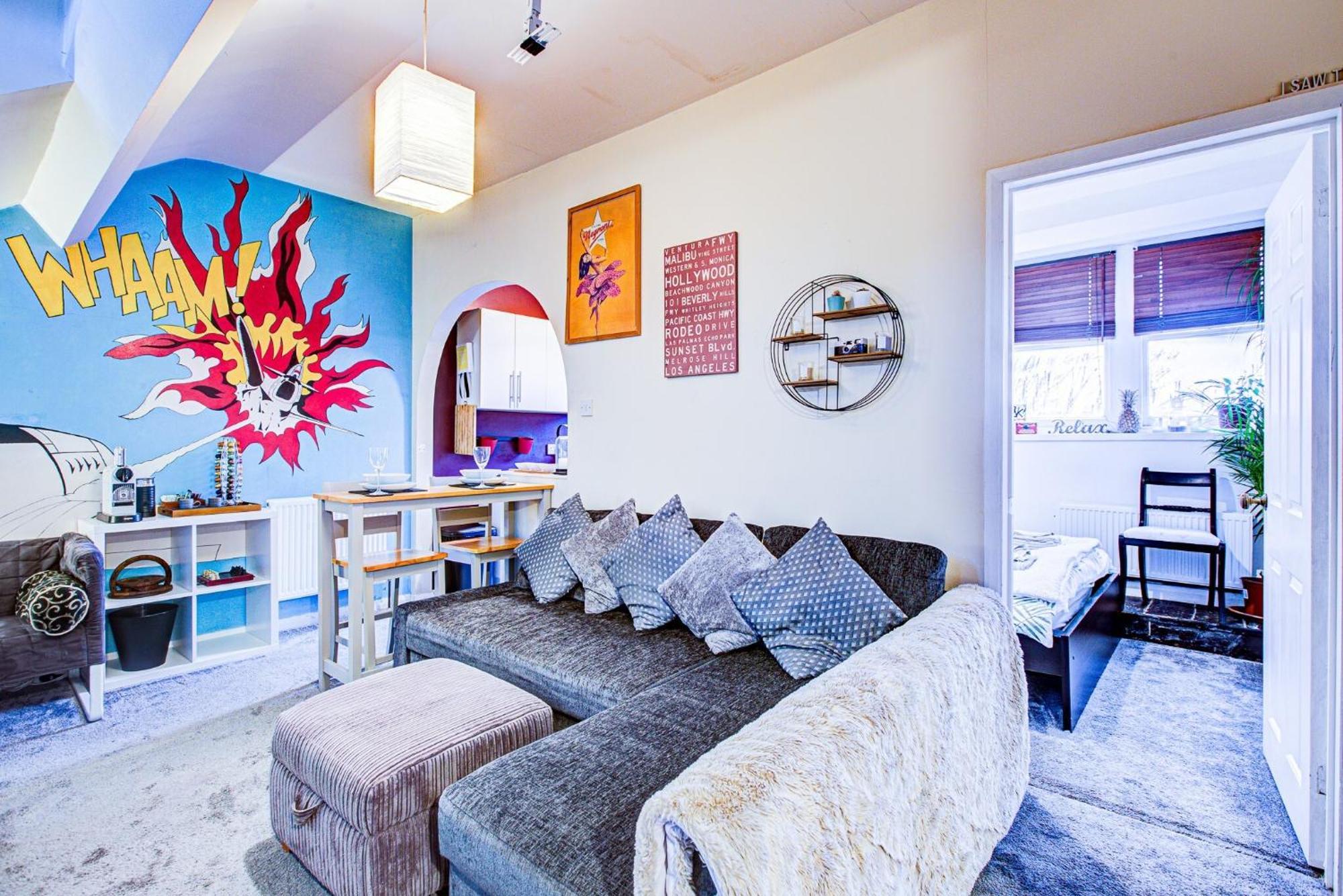 Entire Artistic Open-apartment Apartment