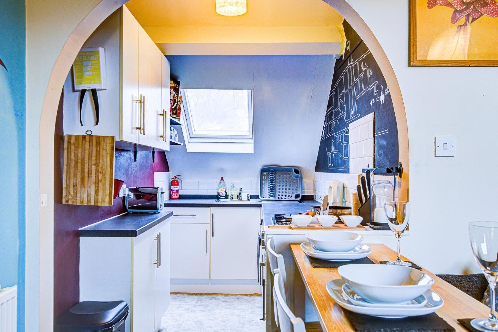 Entire Artistic Open-apartment Apartment