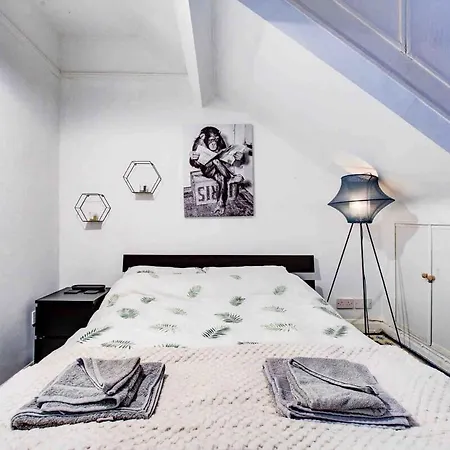Entire Artistic Open-Apartment Southend-on-Sea Exterior photo