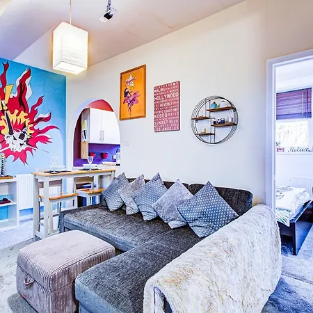 Entire Artistic Open-Apartment Southend-on-Sea Exterior photo